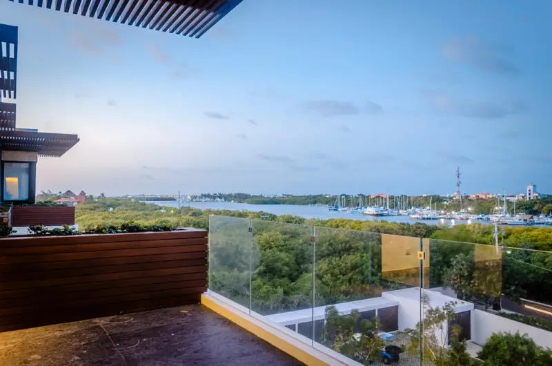 Vista a la marina y la laguna desde la terraza